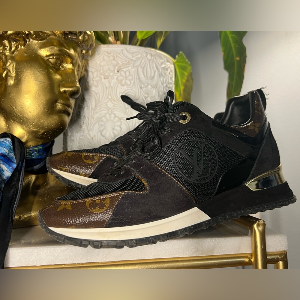 RUN AWAY SNEAKERS LV